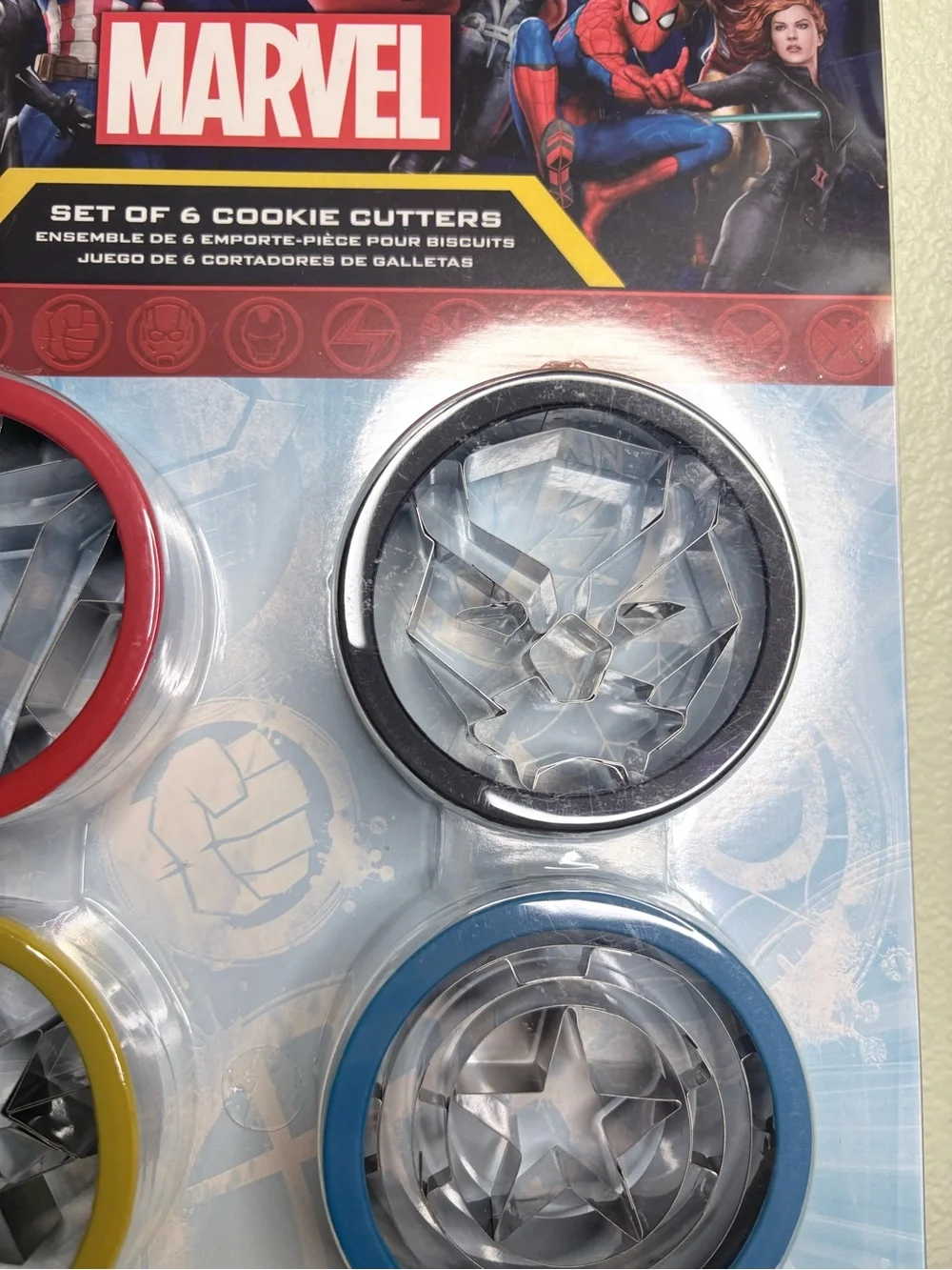 NWT Marvel Avengers Disney Official 6 Piece Metal Cookie Cutter Baking Set Size